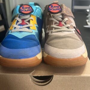 PS size 2 Lebron XVIII Low - Tune Squad (Used)